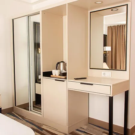 Hotel Shelter Hotel&spa 4*
