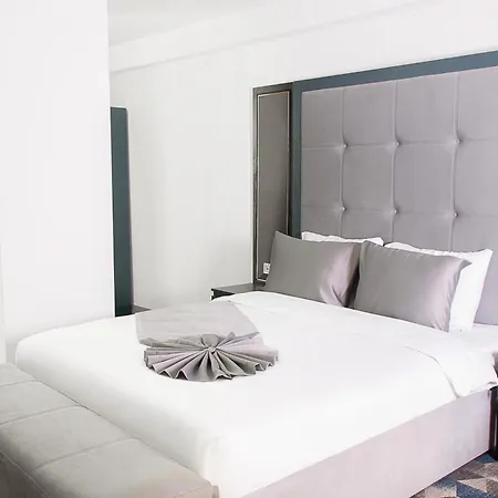 Hotel Shelter &