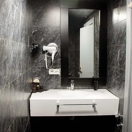 Hotel Shelter Hotel&spa 4*