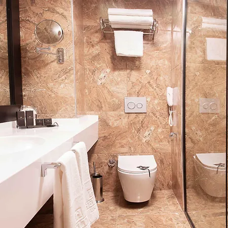 Szálloda Shelter & *