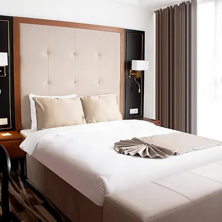 Hotel Shelter & Ankara